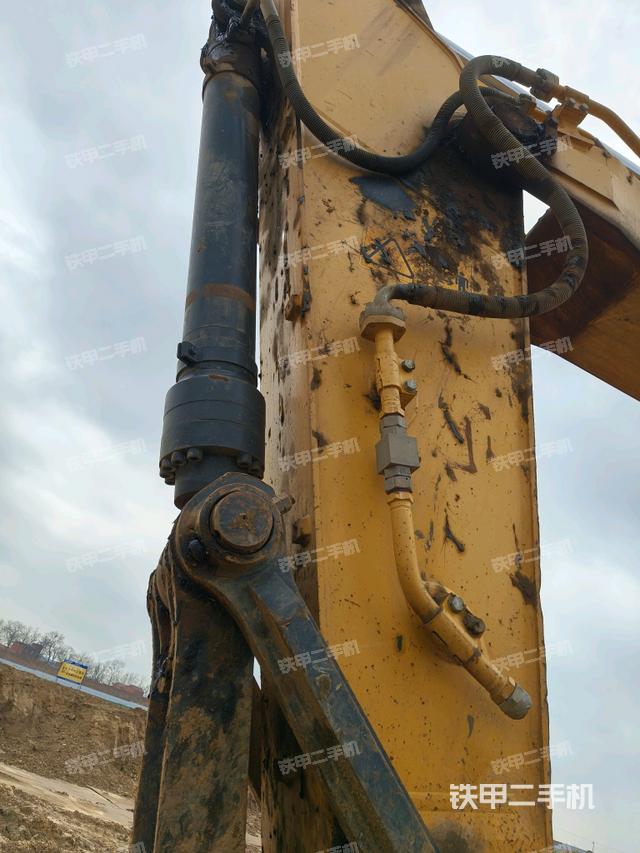 小臂整体左后（工作和回转装置）