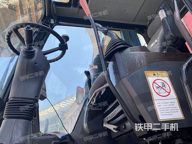 驾驶室整体（整机外观）