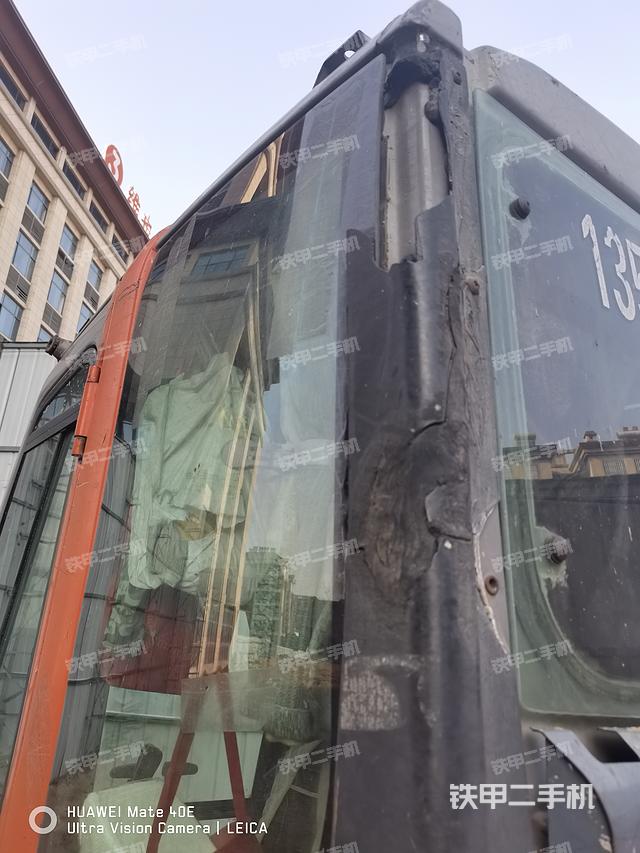 驾驶室顶部（整机外观）