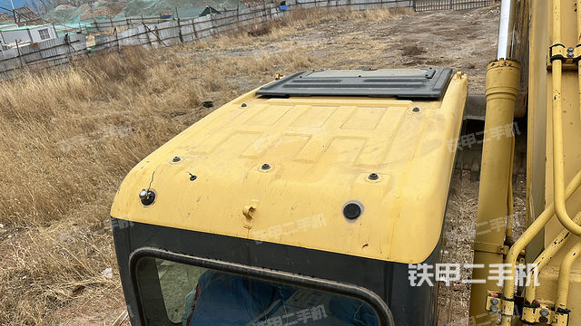 驾驶室顶部（整机外观）