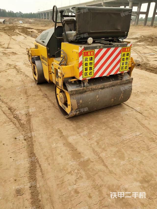 整机右后45°（设备外观及核心部件）