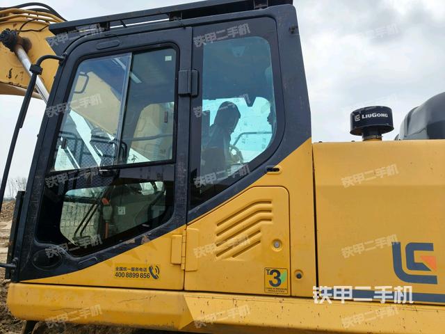 驾驶室正侧（驾驶室部分）