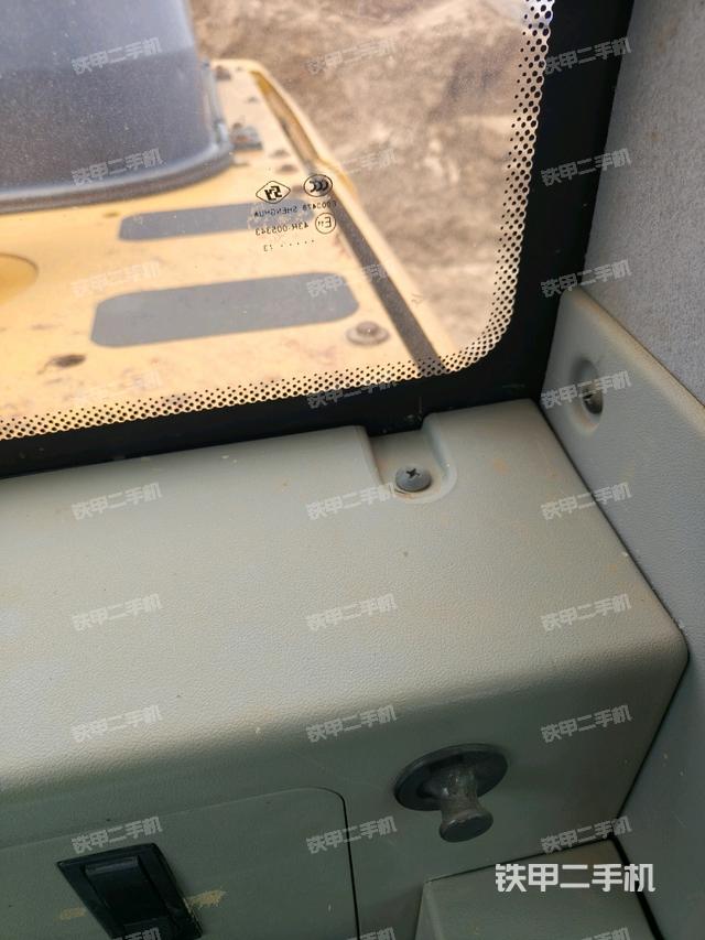 左后方玻璃角标（驾驶室部分）