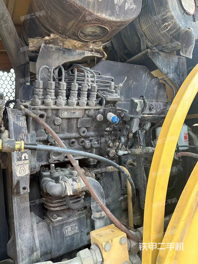 发动机左侧（整机外观及大件）