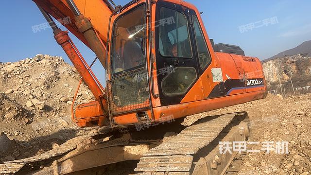 驾驶室整体（整机外观）