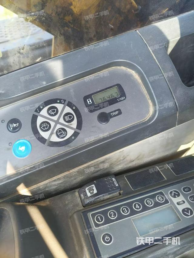 驾驶室整体（整机外观）