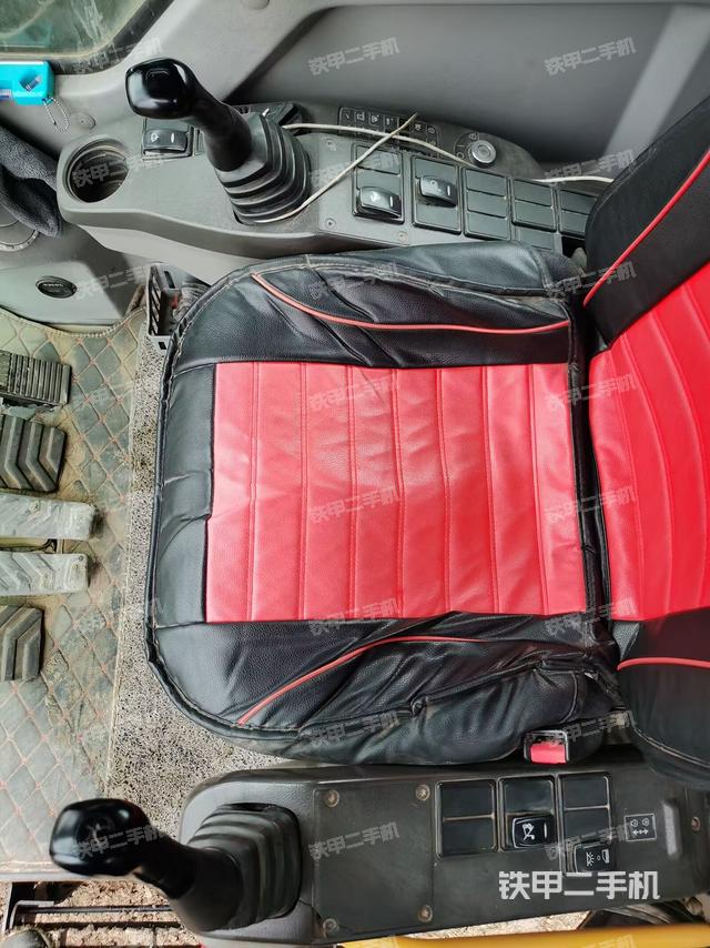 驾驶室整体（整机外观）