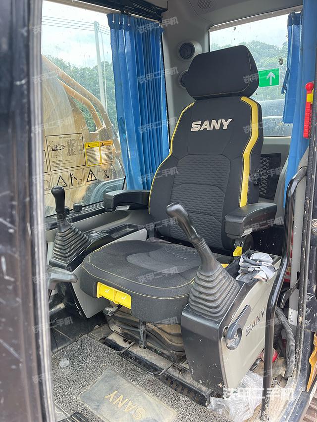 驾驶室整体（整机外观）