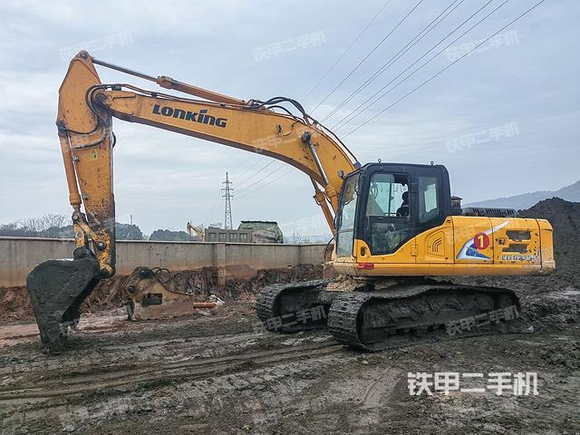 龙工LG6225E挖掘机