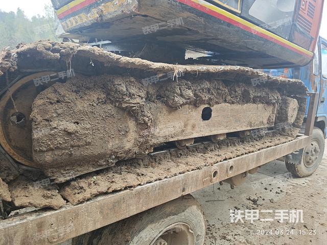 回转马达和主控阀（整机外观）