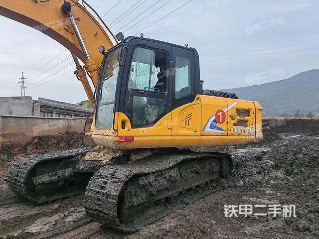 驾驶室整体（整机外观）