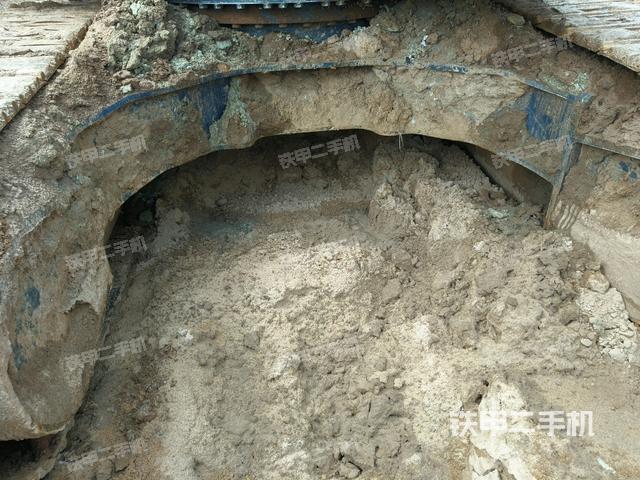 转盘和下车架正前（工作和回转装置）