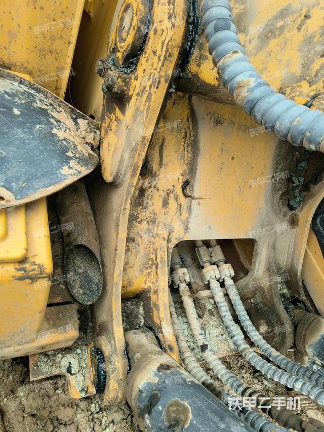 大臂根部 斜视（工作和回转装置）