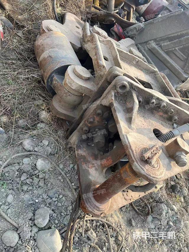 整机左侧（设备外观及核心部件）