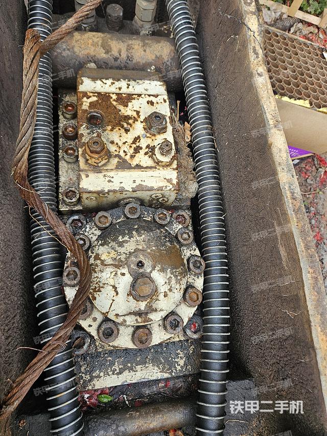 整机右侧（设备外观及核心部件）