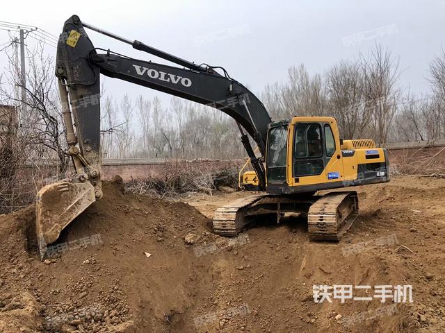 沃尔沃EC210D挖掘机