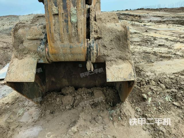 铲斗右后整体（工作和回转装置）