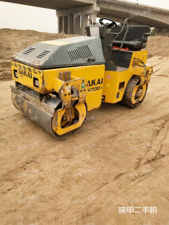 整机左侧（设备外观及核心部件）