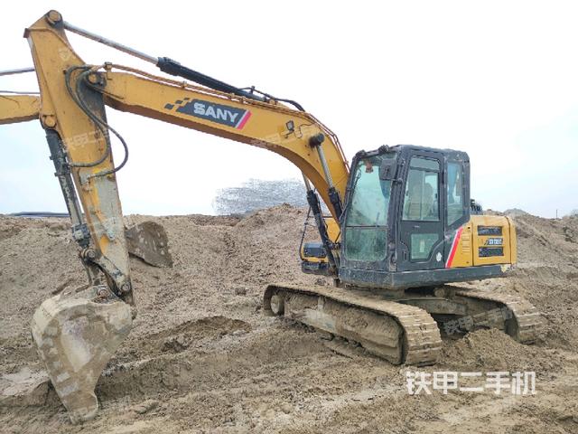 三一重工SY135C挖掘机