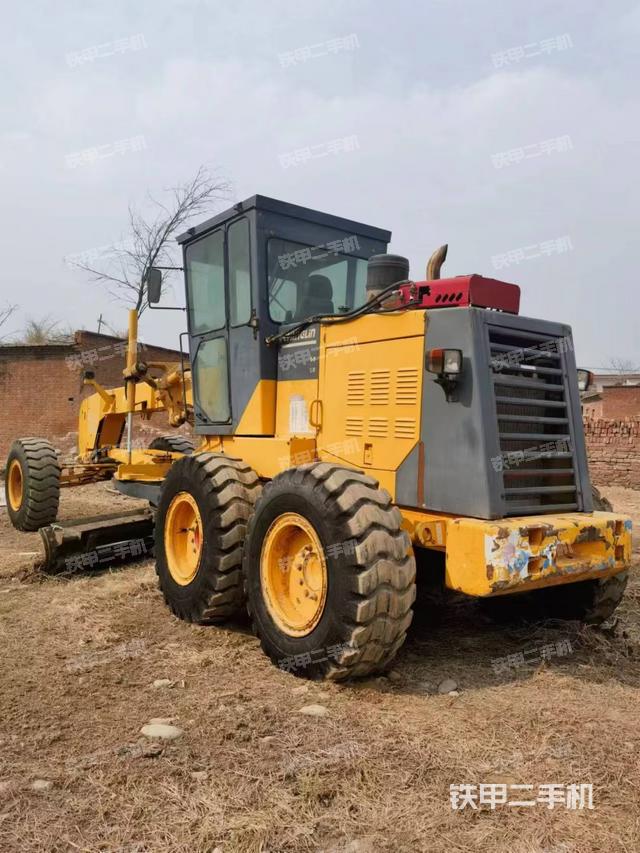 整机左侧（设备外观及核心部件）