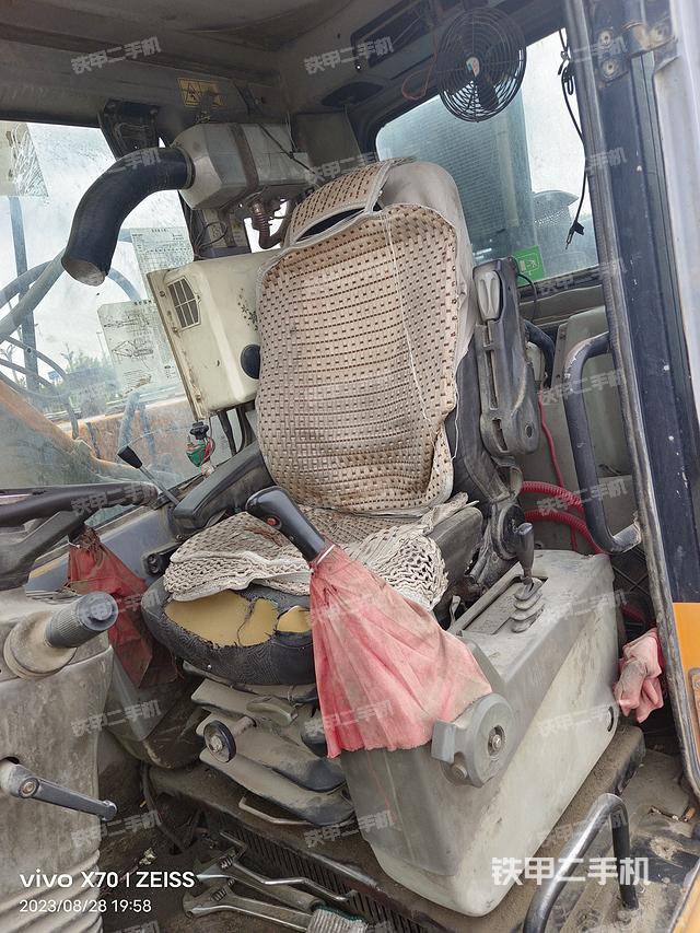 驾驶室整体（整机外观）