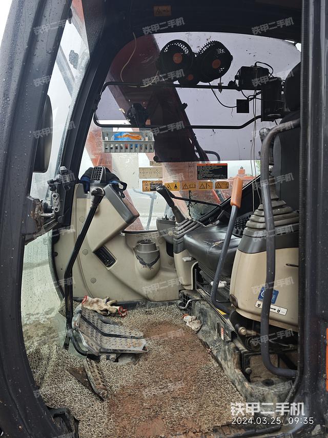 单侧履带整体（整机外观）