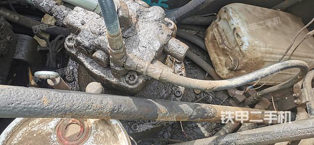 回转马达和主控阀（整机外观）