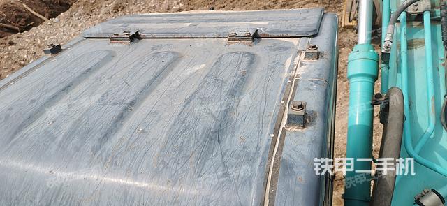 驾驶室顶部（整机外观）