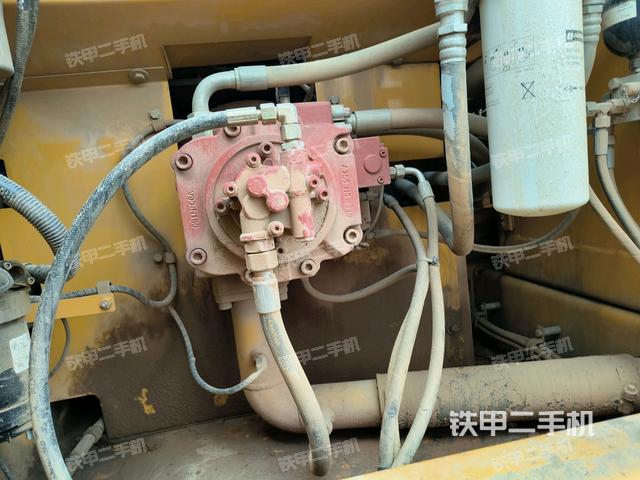 液压泵斜45 左（大件舱室）