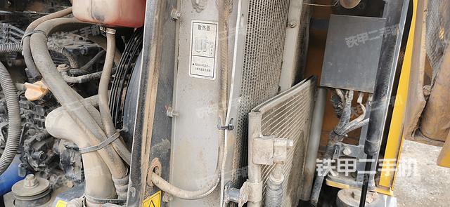 回转马达和主控阀（整机外观）