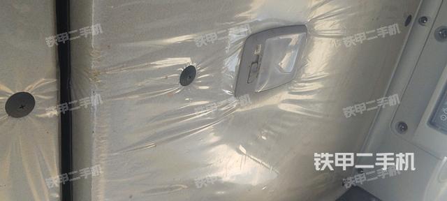 驾驶室顶部（整机外观）