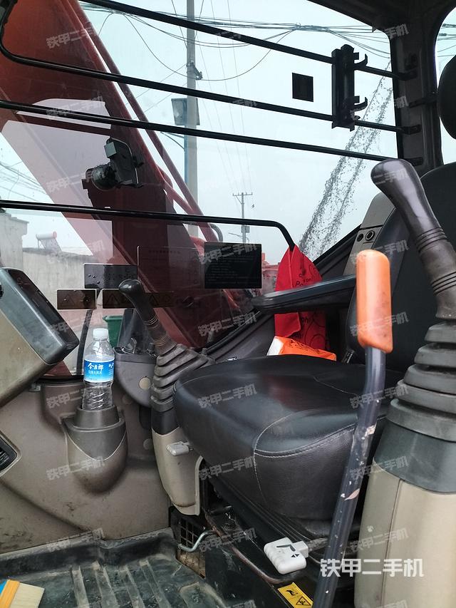 驾驶室整体（整机外观）