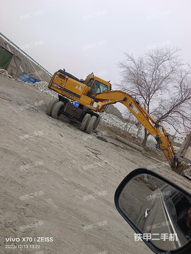 驾驶室顶部（整机外观）