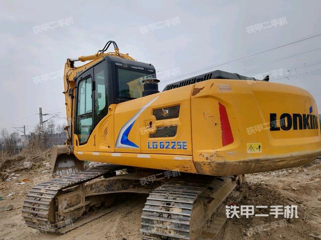 龙工LG6225E挖掘机