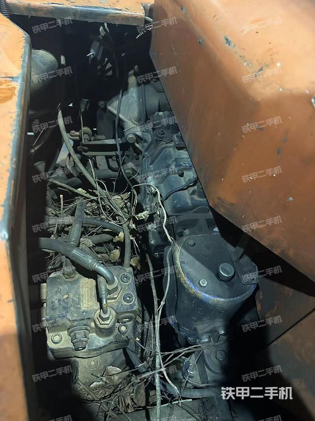 回转马达和主控阀（整机外观）