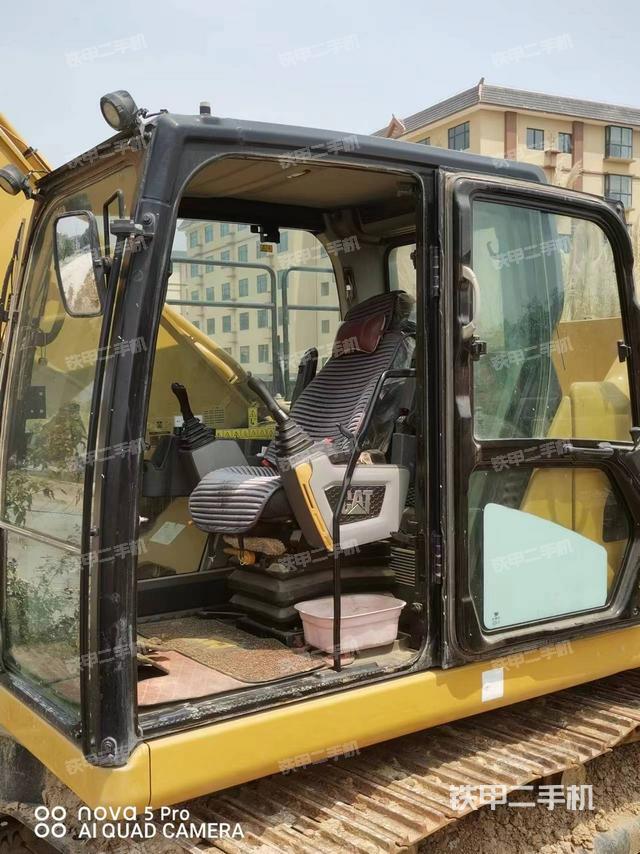 驾驶室整体（整机外观）