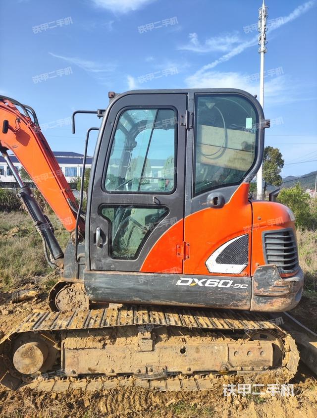 驾驶室整体（整机外观）