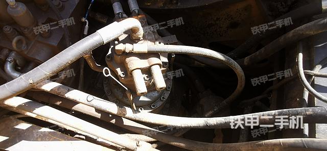 回转马达和主控阀（整机外观）