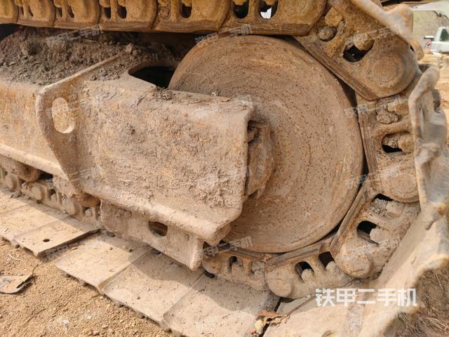 右驅(qū)動輪（行走機(jī)構(gòu)）