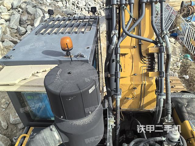 驾驶室顶部（整机外观）