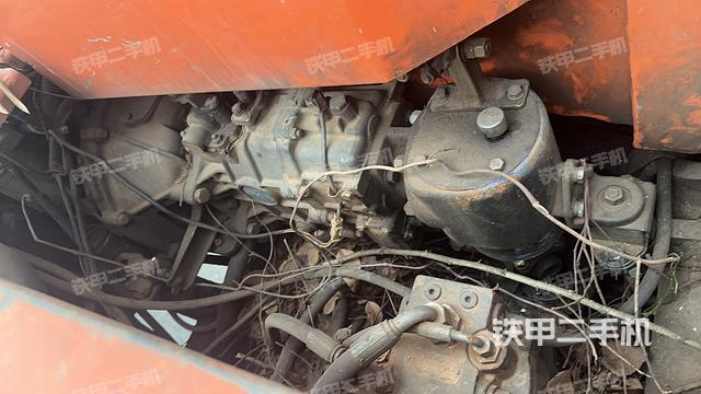 回转马达和主控阀（整机外观）