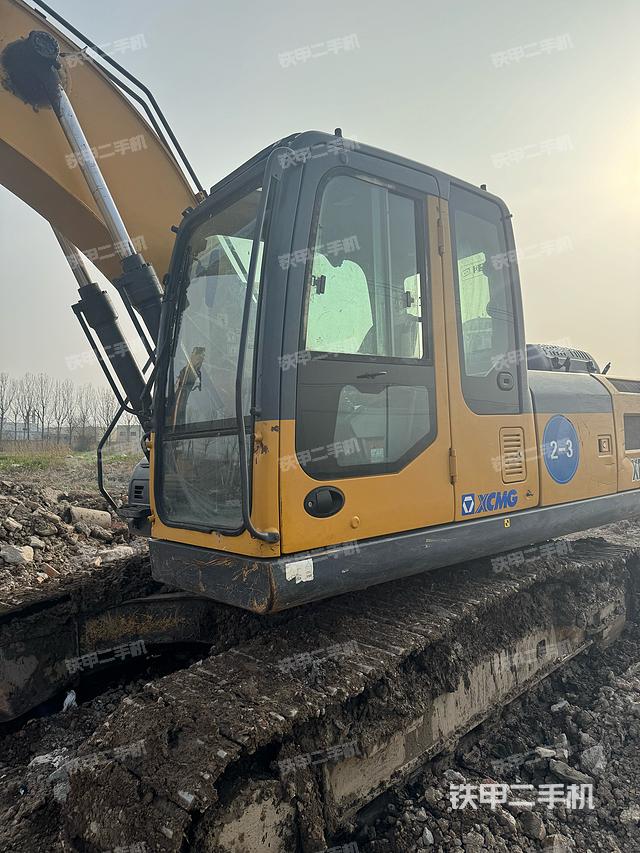 驾驶室整体（整机外观）