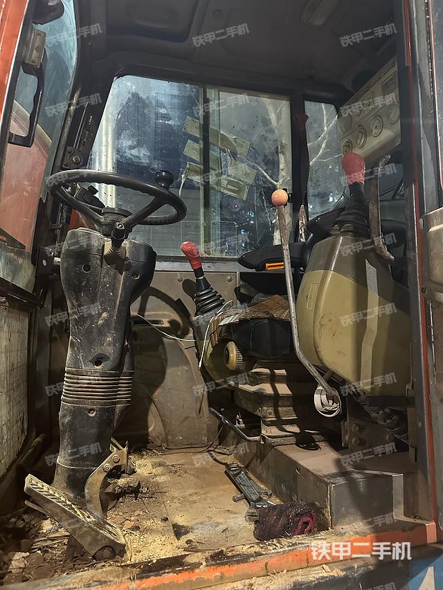 驾驶室整体（整机外观）