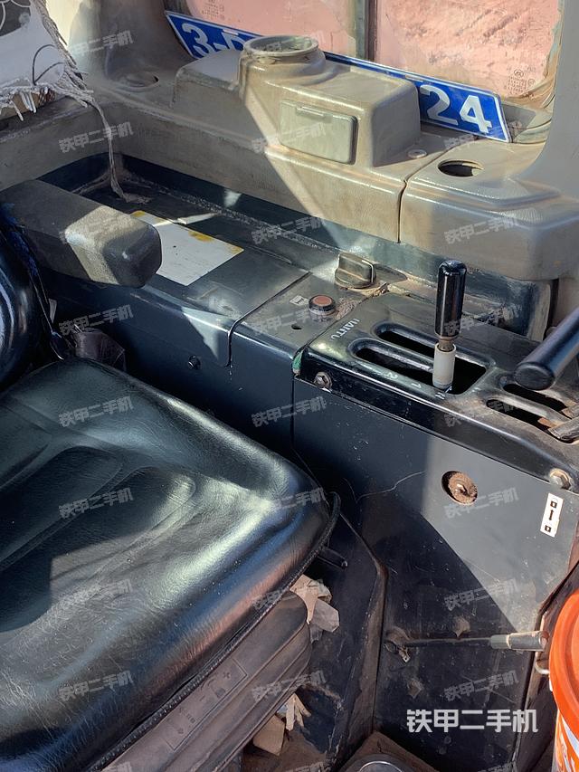 驾驶室操作台（设备外观及核心部件）