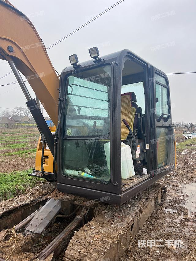 驾驶室整体（整机外观）