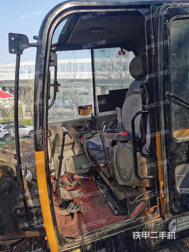 驾驶室整体（整机外观）