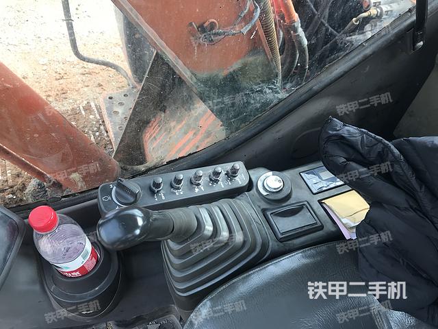 驾驶室整体（整机外观）