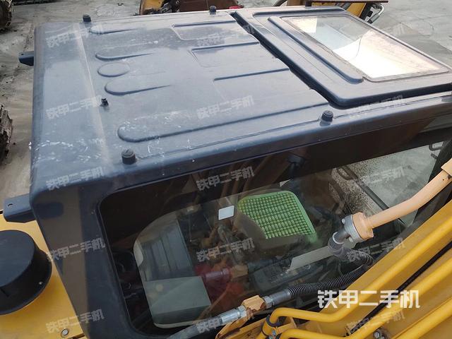 驾驶室顶部（整机外观）