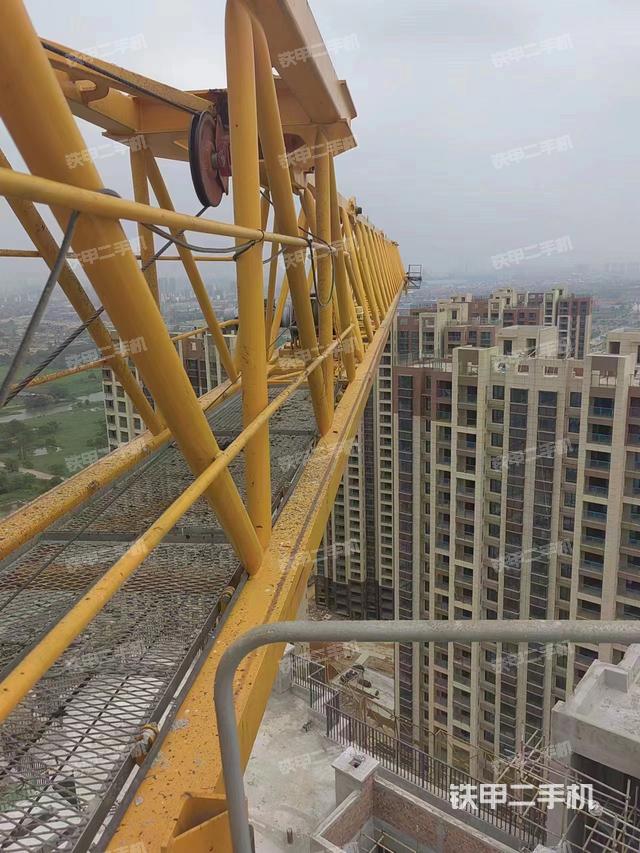 整机右后45°（设备外观及核心部件）