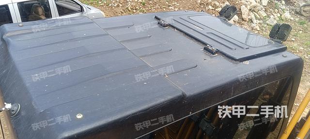 驾驶室顶部（整机外观）